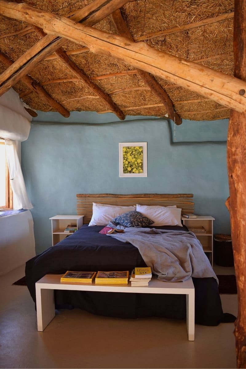 The cottages were built from natural and recycled materials. Bedrooms in Oudrif retreat offer absolute silence (no fridge in the rooms) in the Cederberg in the Western Cape, South Africa